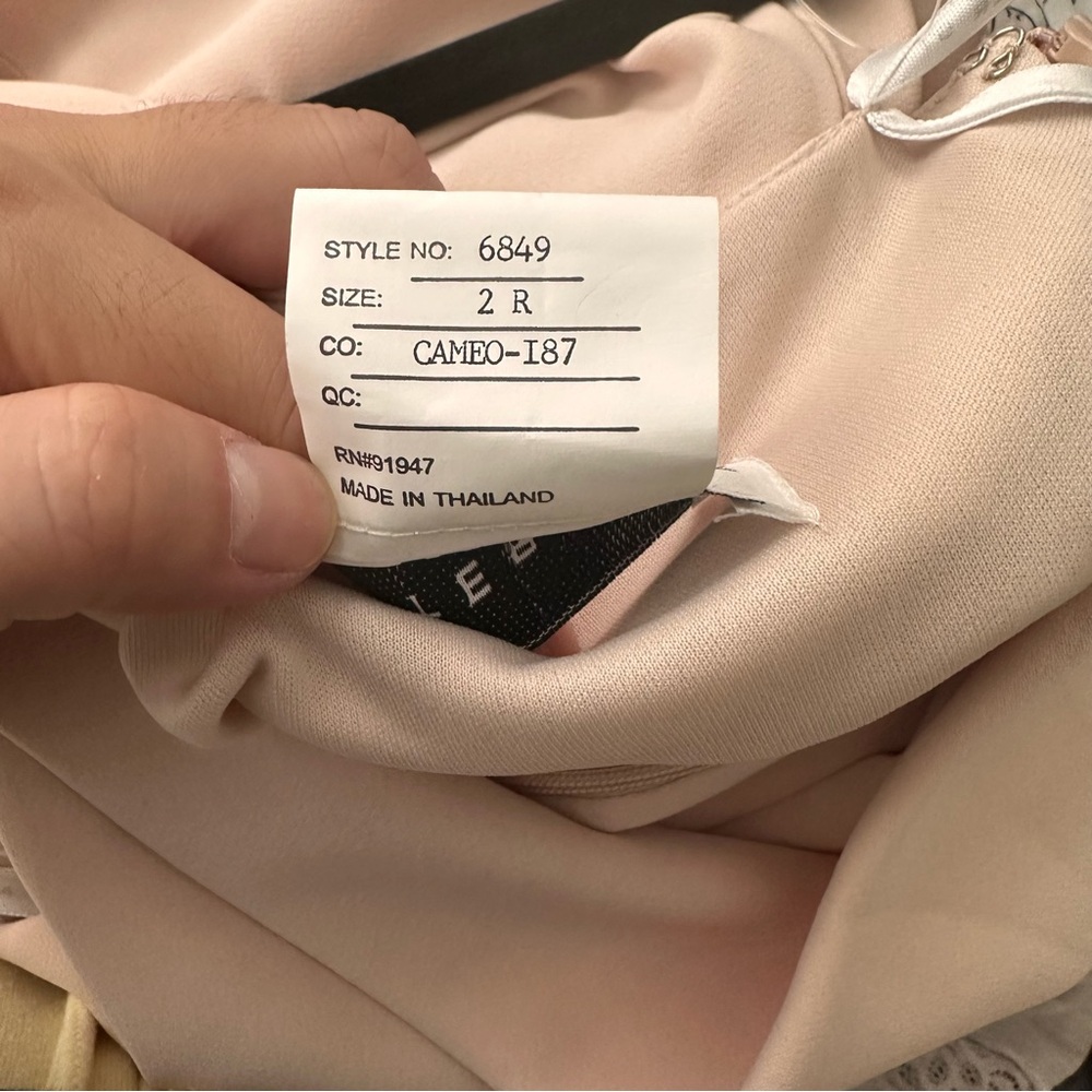 NWOT sz 2 after six off white gown - Picture 6 of 6